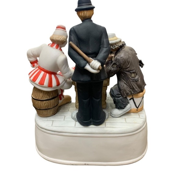Emmett Kelly Jr. San Francisco Music Box "Fair Game"  Porcelain Figurine Clowns - Picture 2 of 4